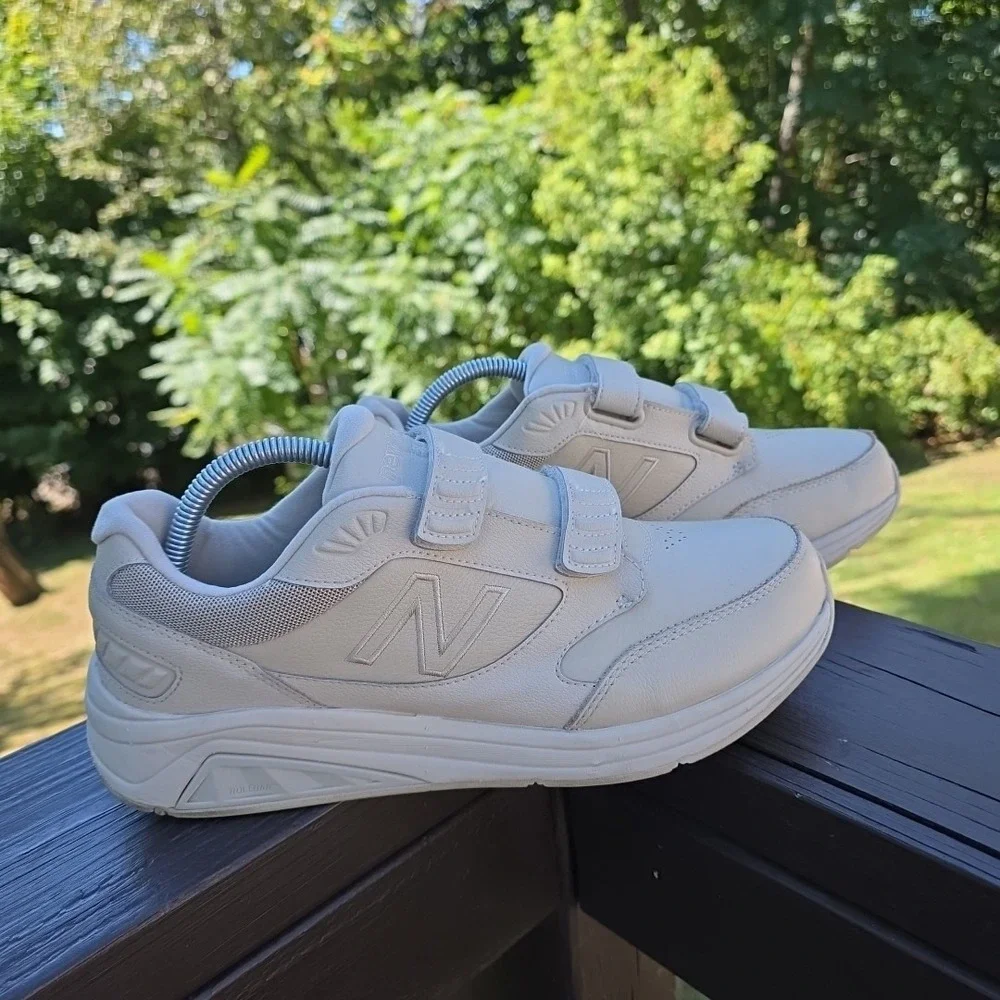 Size 8.5 - New Balance 928v3 Hook and Loop Bone